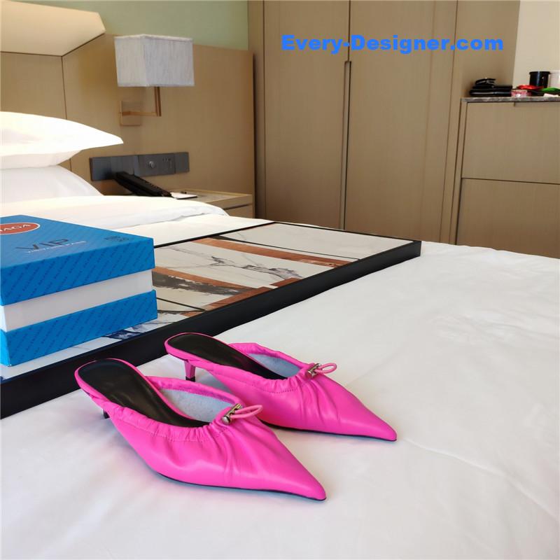 Ba1en*iaga’s new knife-heel kitten-heel elastic cuffed shoes