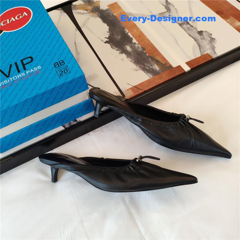 Ba1en*iaga’s new knife-heel kitten-heel elastic cuffed shoes