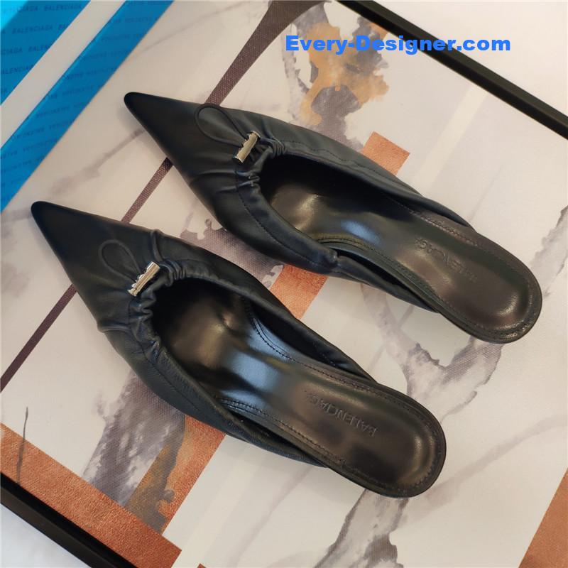 Ba1en*iaga’s new knife-heel kitten-heel elastic cuffed shoes