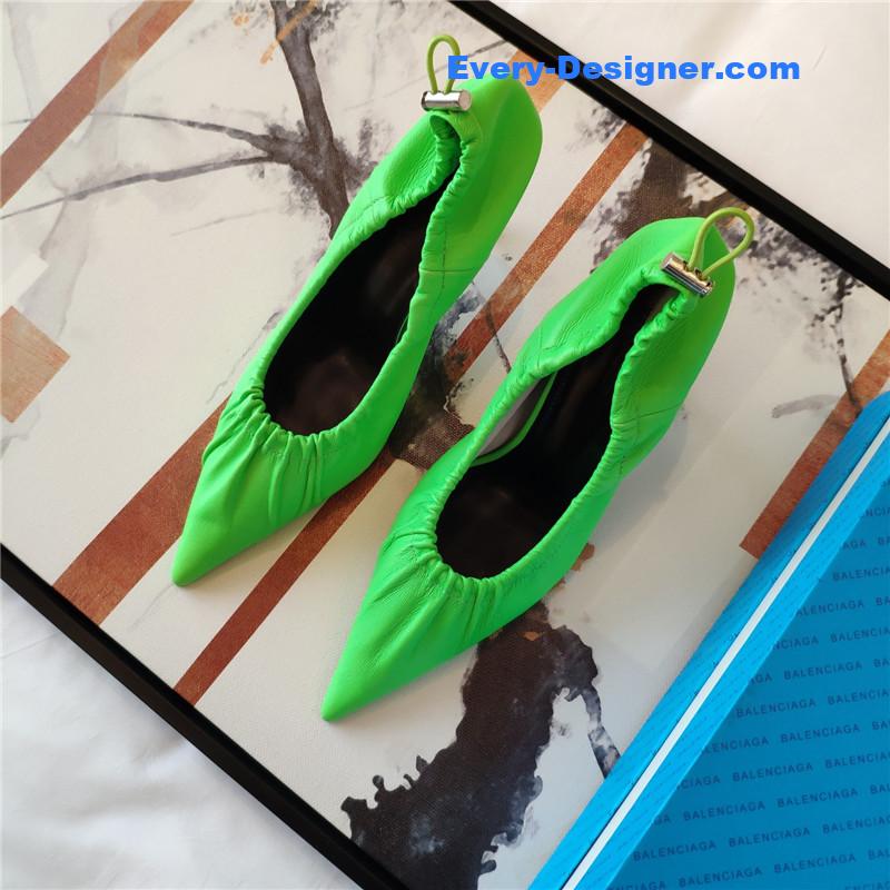 Ba1en*iaga’s new knife-heel kitten-heel elastic cuffed shoes