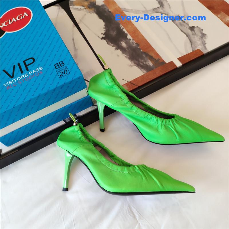 Ba1en*iaga’s new knife-heel kitten-heel elastic cuffed shoes