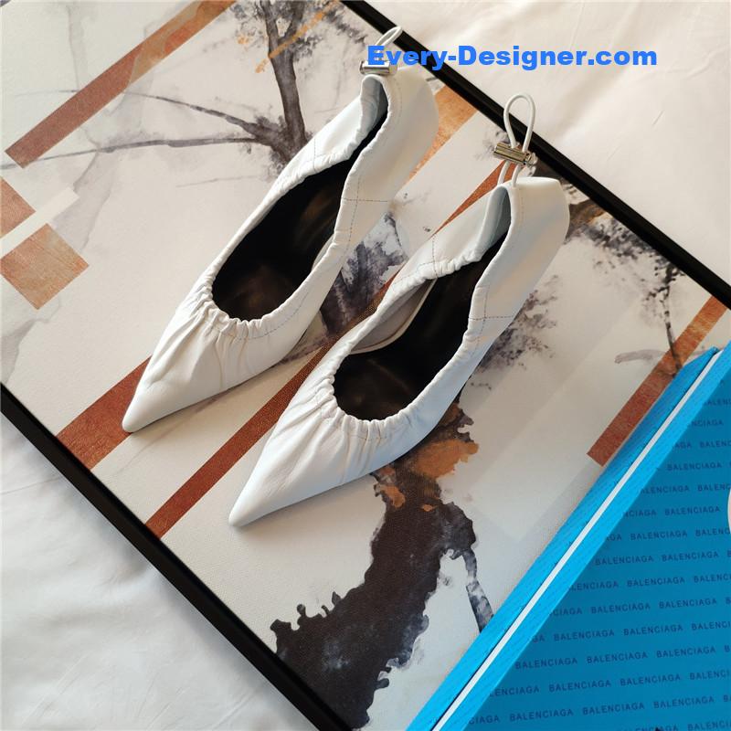 Ba1en*iaga’s new knife-heel kitten-heel elastic cuffed shoes