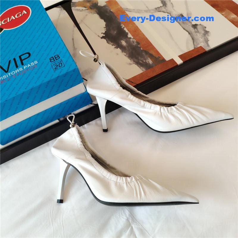 Ba1en*iaga’s new knife-heel kitten-heel elastic cuffed shoes