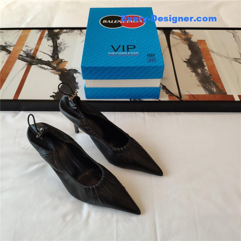 Ba1en*iaga’s new knife-heel kitten-heel elastic cuffed shoes