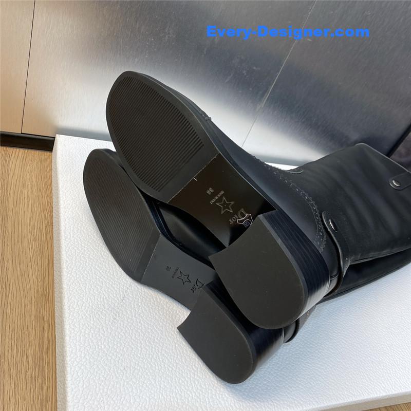 D10r thick heel round toe slip-on belt buckle knight boots