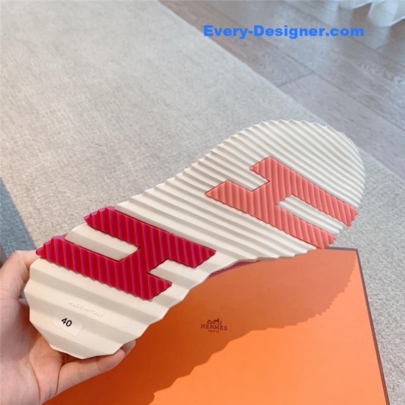 H**me5 pink bouncing sneakers