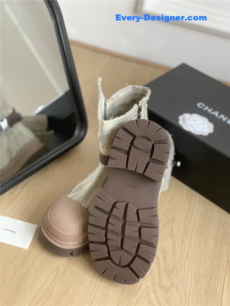 CC hidden canvas boots