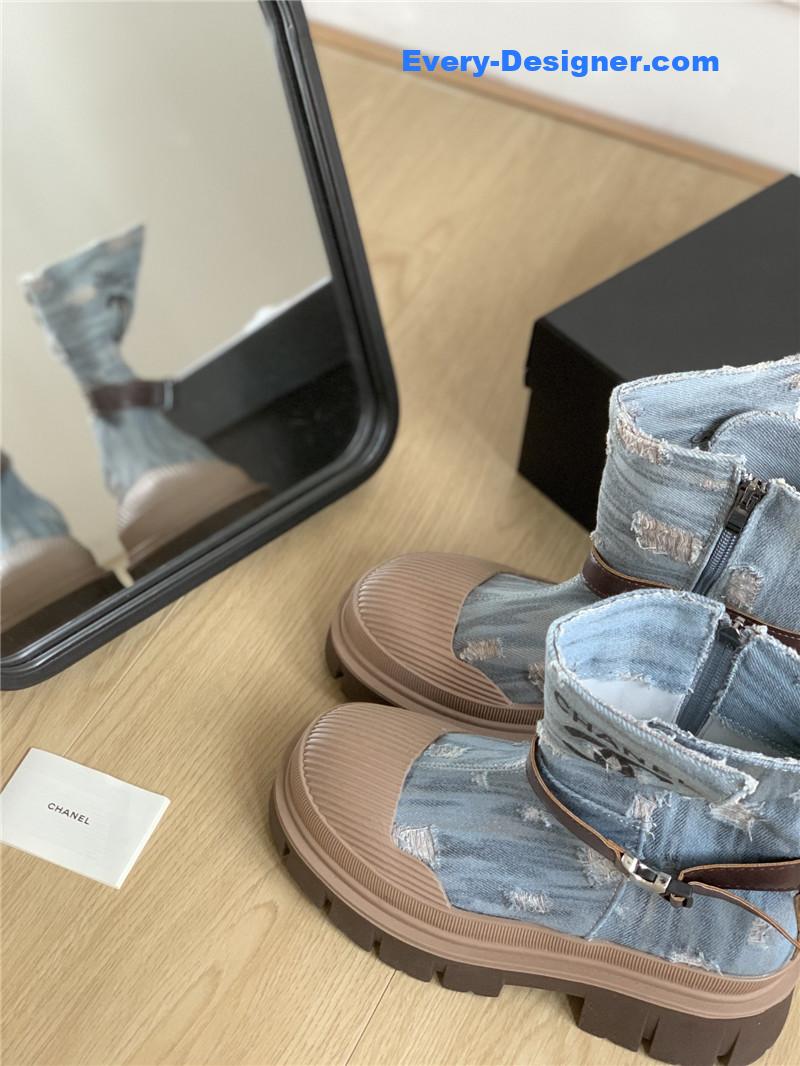 CC hidden canvas boots