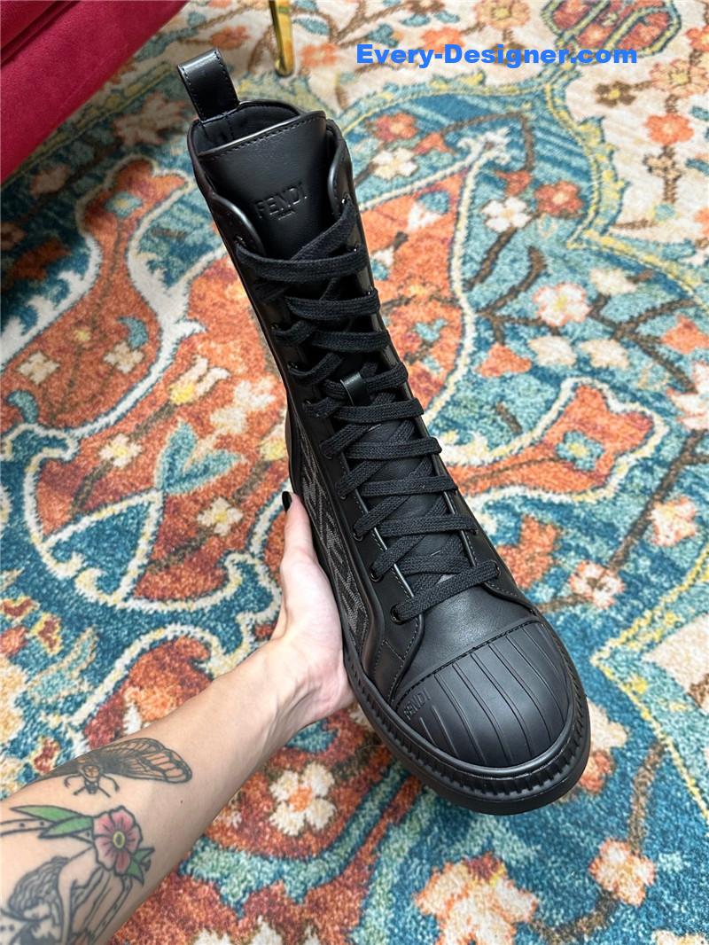 F**di new presbyopia lace-up martin boots