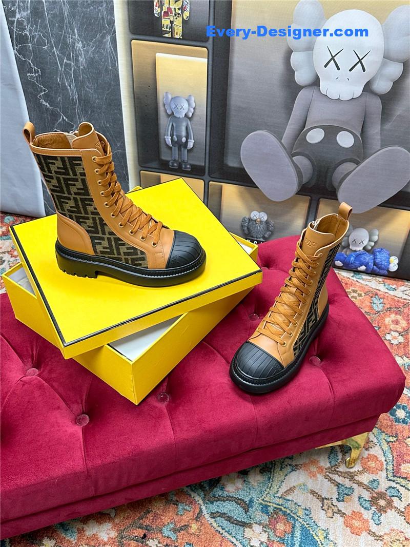 F**di new presbyopia lace-up martin boots