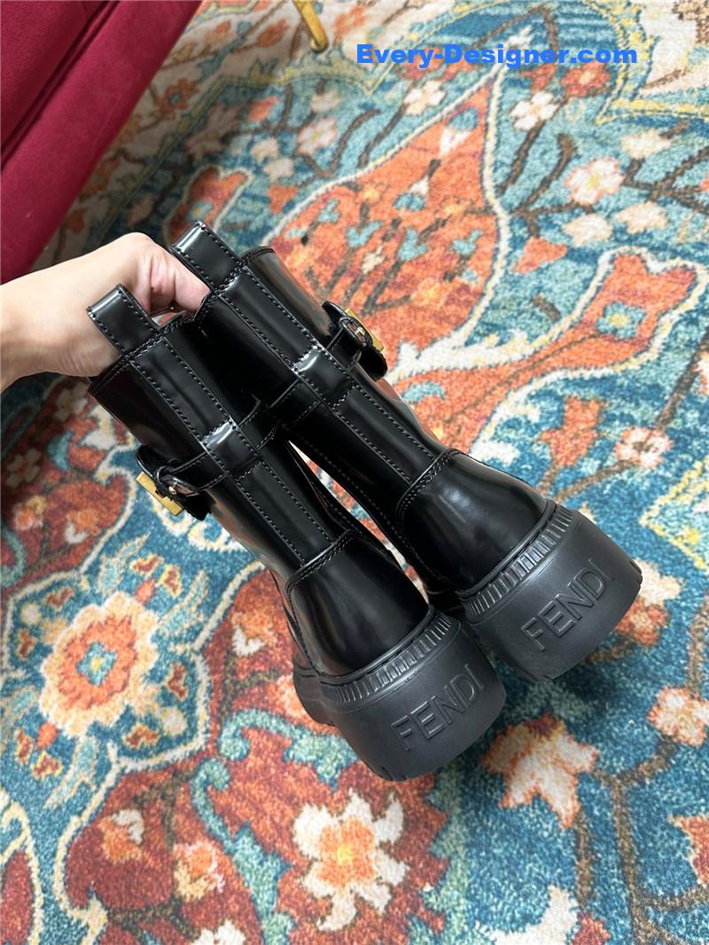 F**di new presbyopia lace-up martin boots