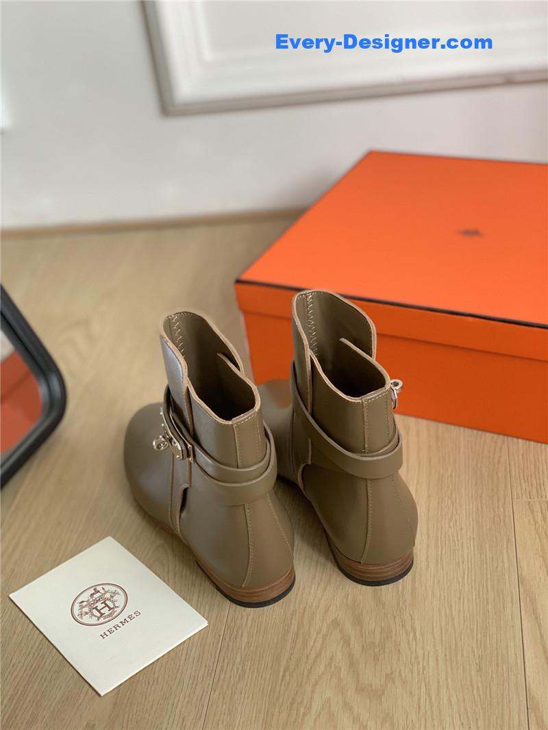 H**me5 classic kelly buckle boots