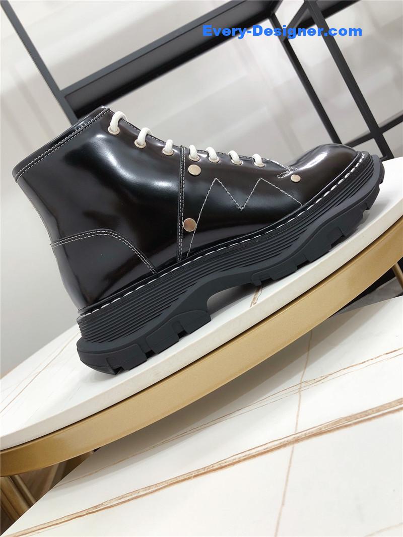 a1exa*der Mcqv*en new strappy boots