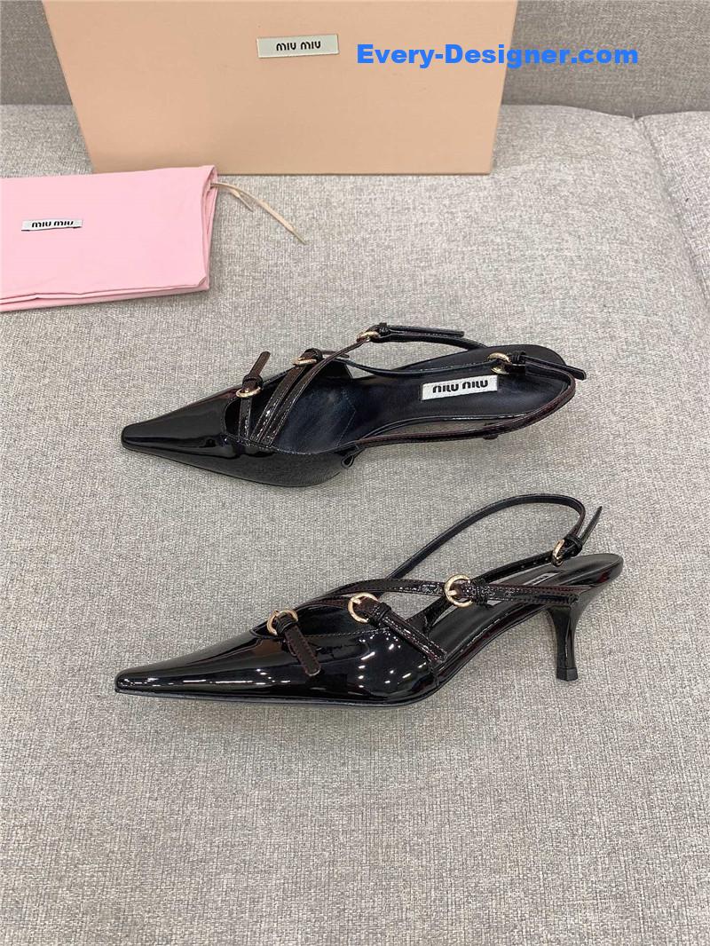 M1um1u catwalk style pointed toe kitten heels