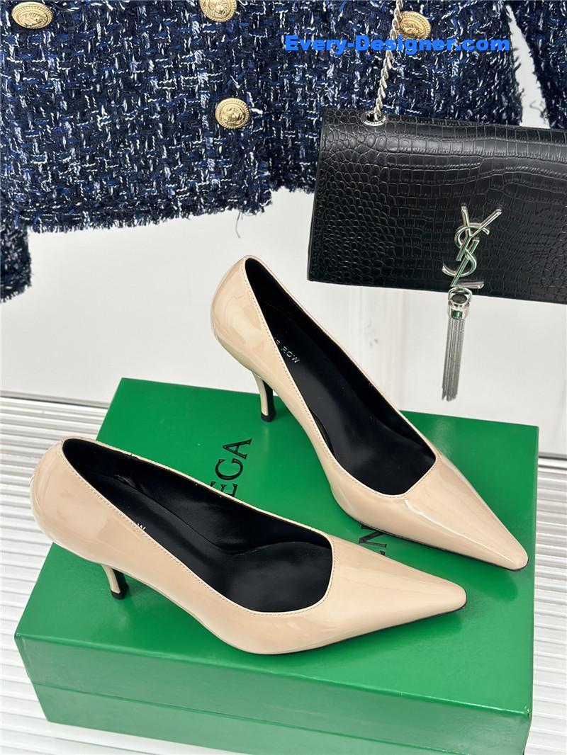 The R0w new stiletto pointed toe high heels