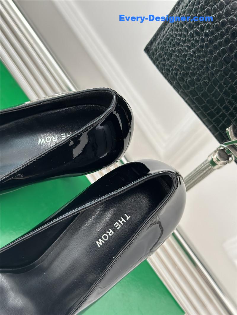 The R0w new stiletto pointed toe high heels