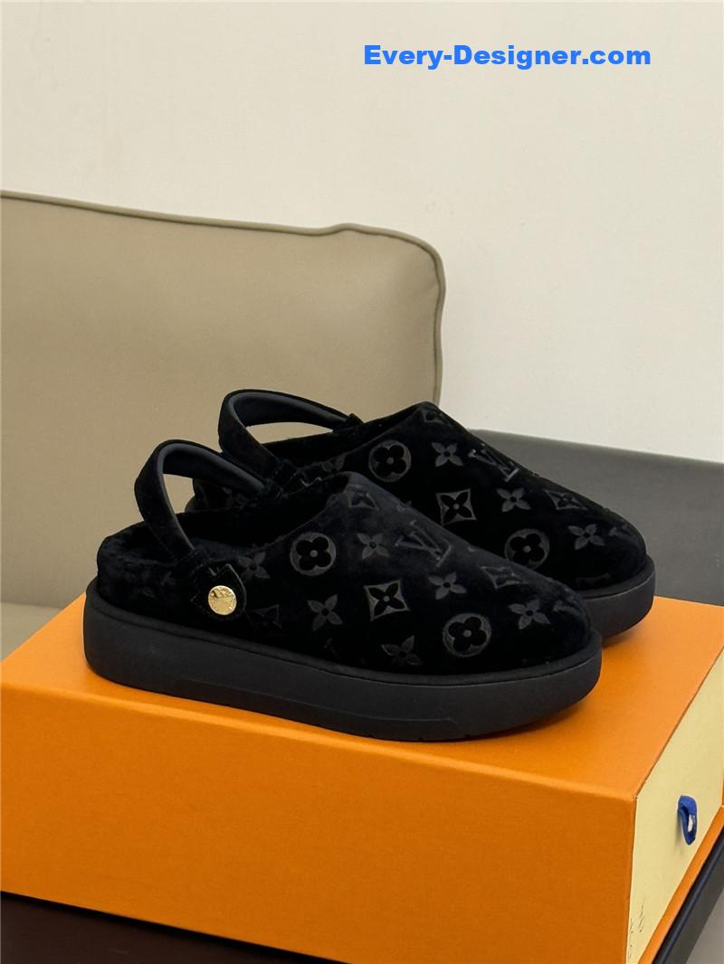 l0vis Vvtt0n lv platform slippers
