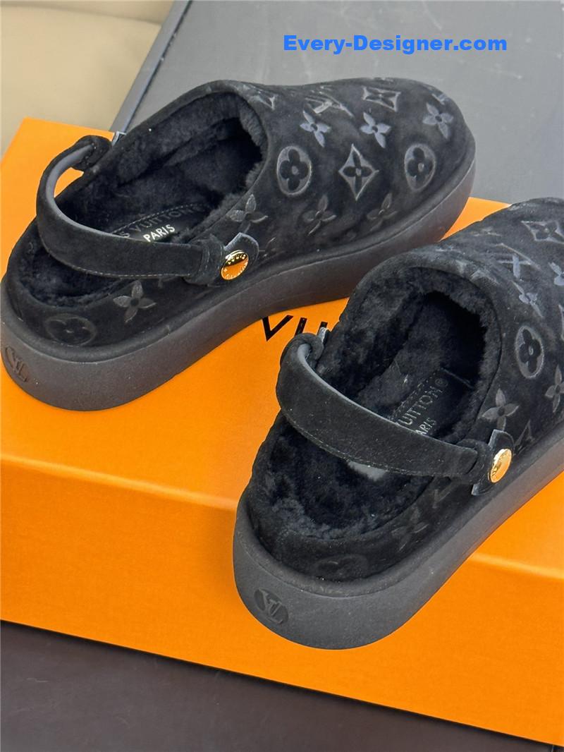 l0vis Vvtt0n lv platform slippers