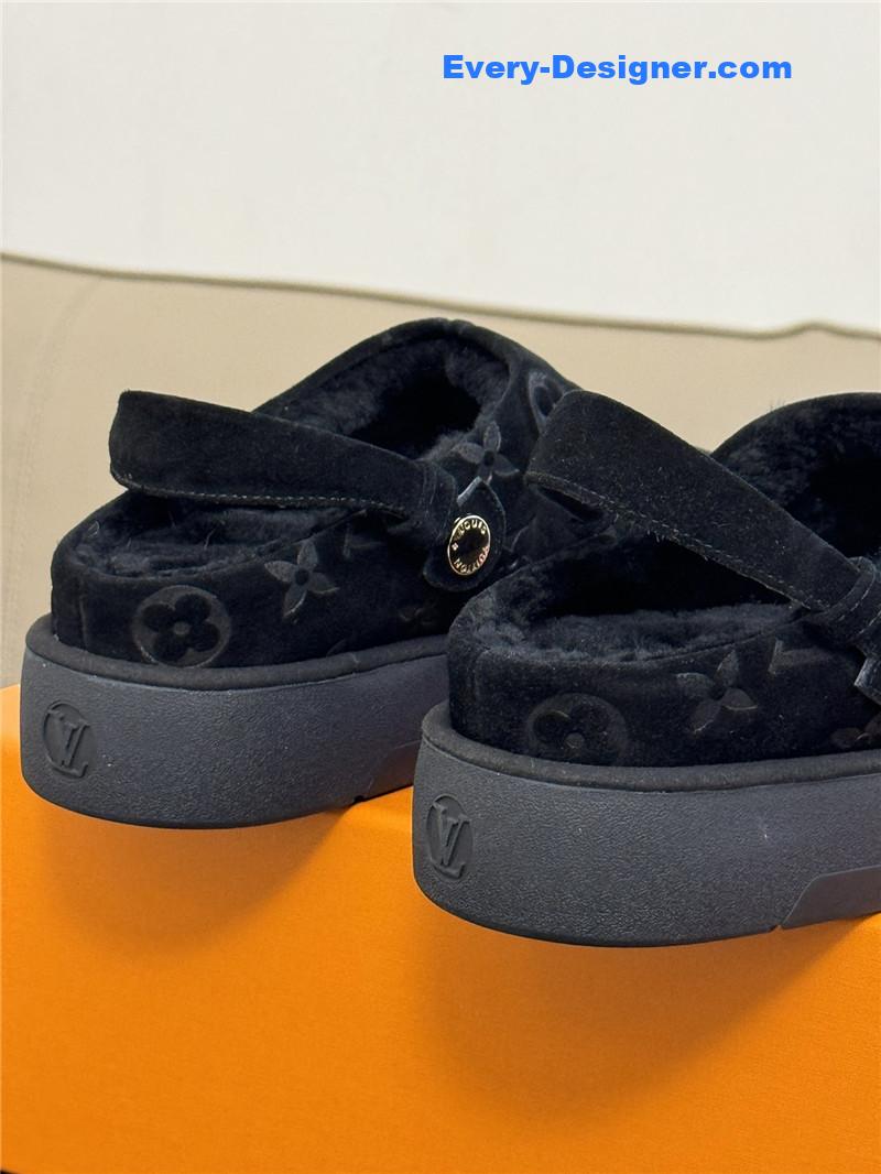 l0vis Vvtt0n lv platform slippers