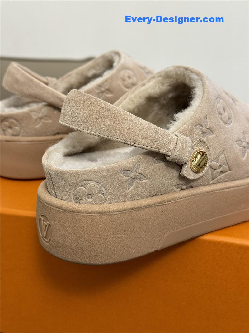 l0vis Vvtt0n lv platform slippers