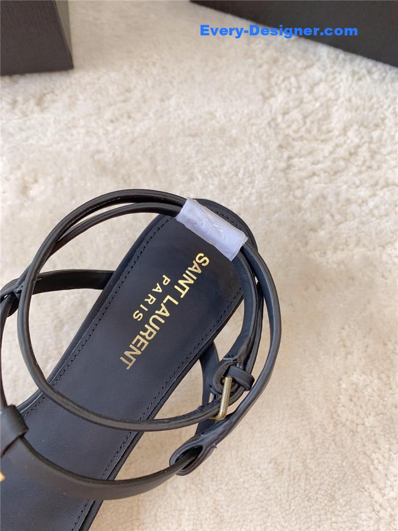 Y51 kitten heel sandals