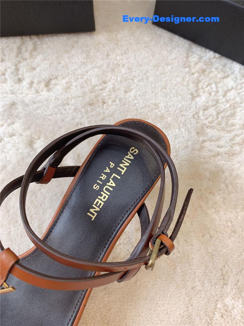 Y51 kitten heel sandals