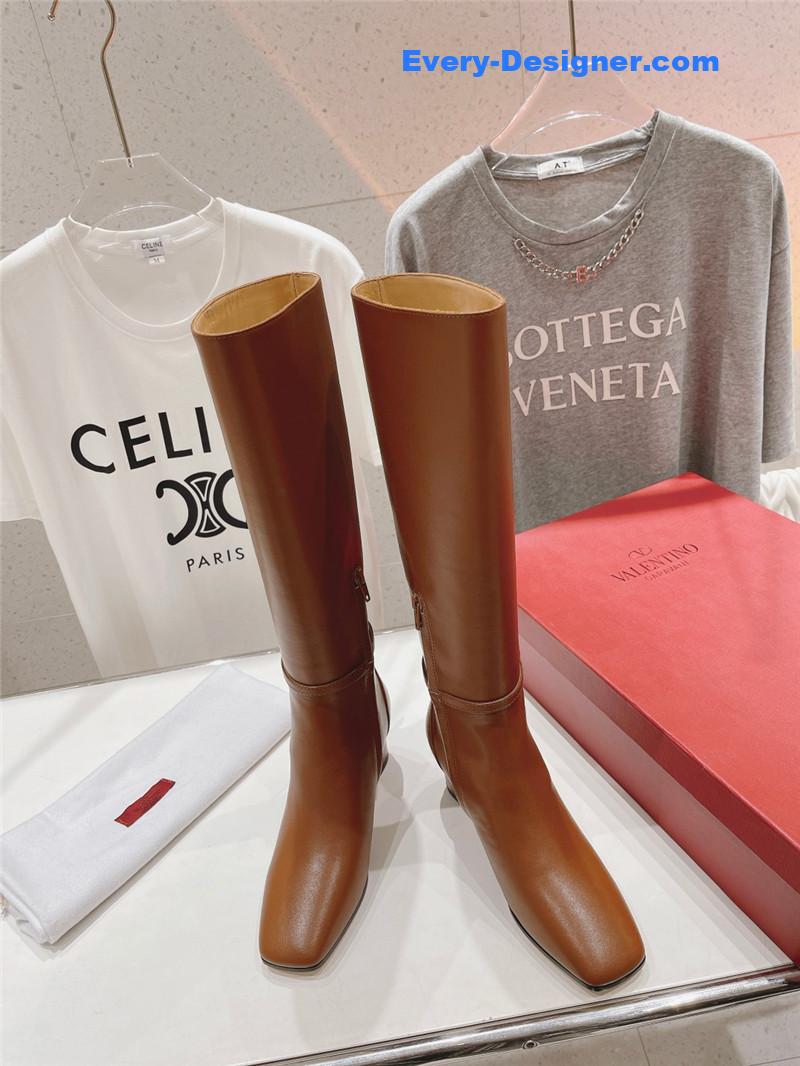 Va1e*ntin0 pointed toe chunky heel knee high boots in brown