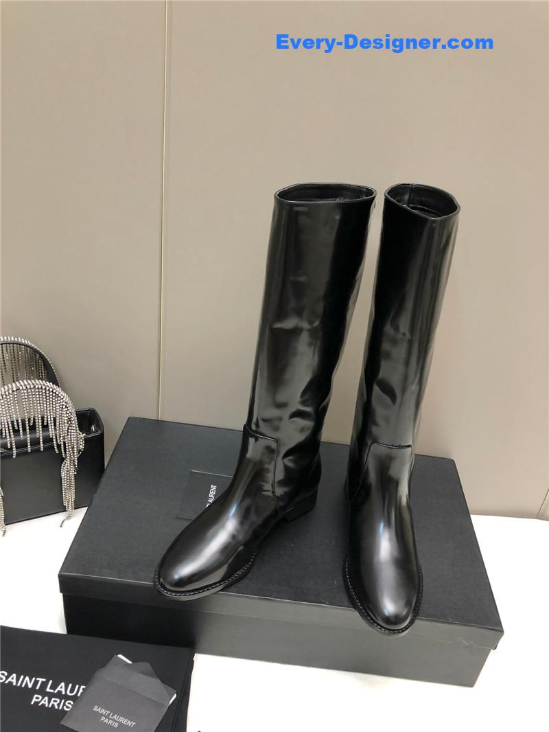 Sa1nt Lau*nt hunt boots in glazed leather