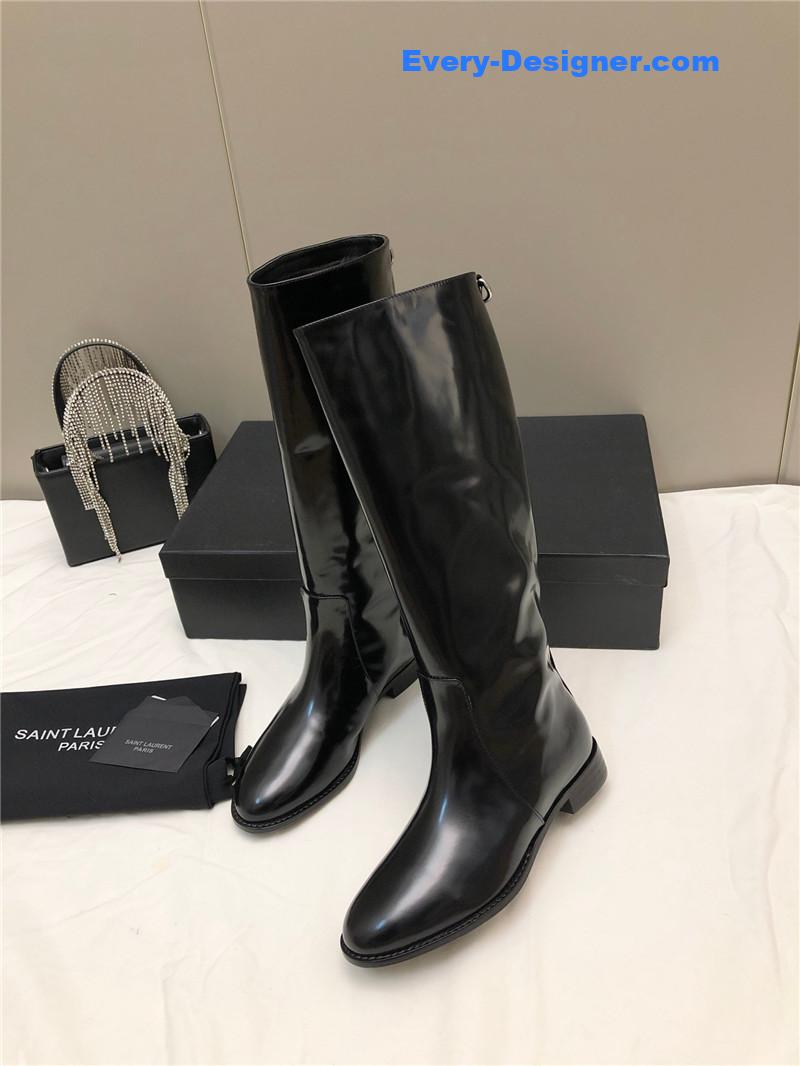 Sa1nt Lau*nt hunt boots in glazed leather