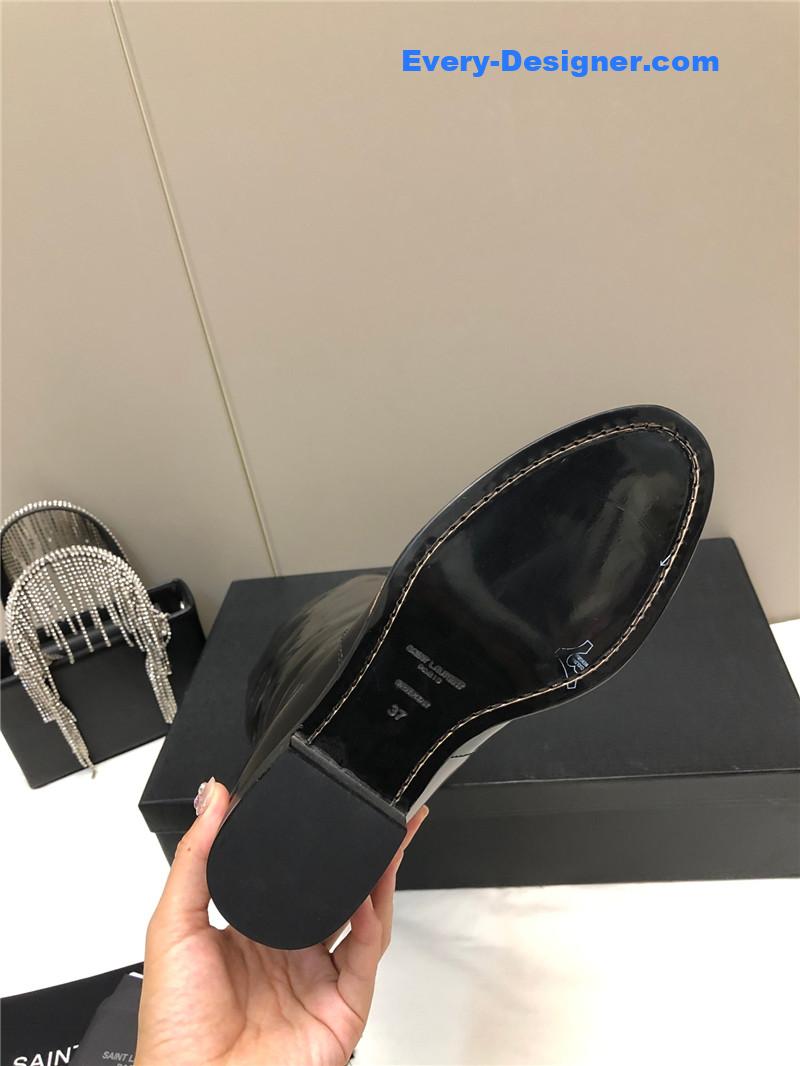 Sa1nt Lau*nt hunt boots in glazed leather