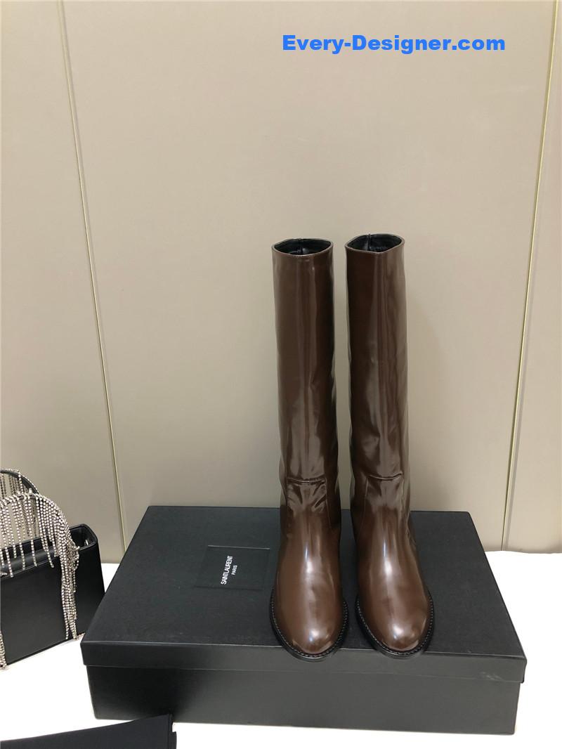 Sa1nt Lau*nt hunt boots in brown glazed leather