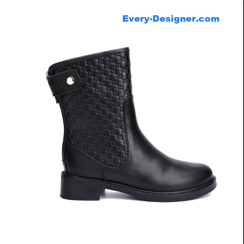 Gvc*1 black leather microGvc*1ssima ankle boots