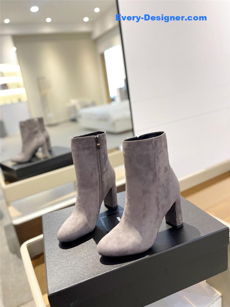 Sa1nt Lau*nt gray heel suede boots