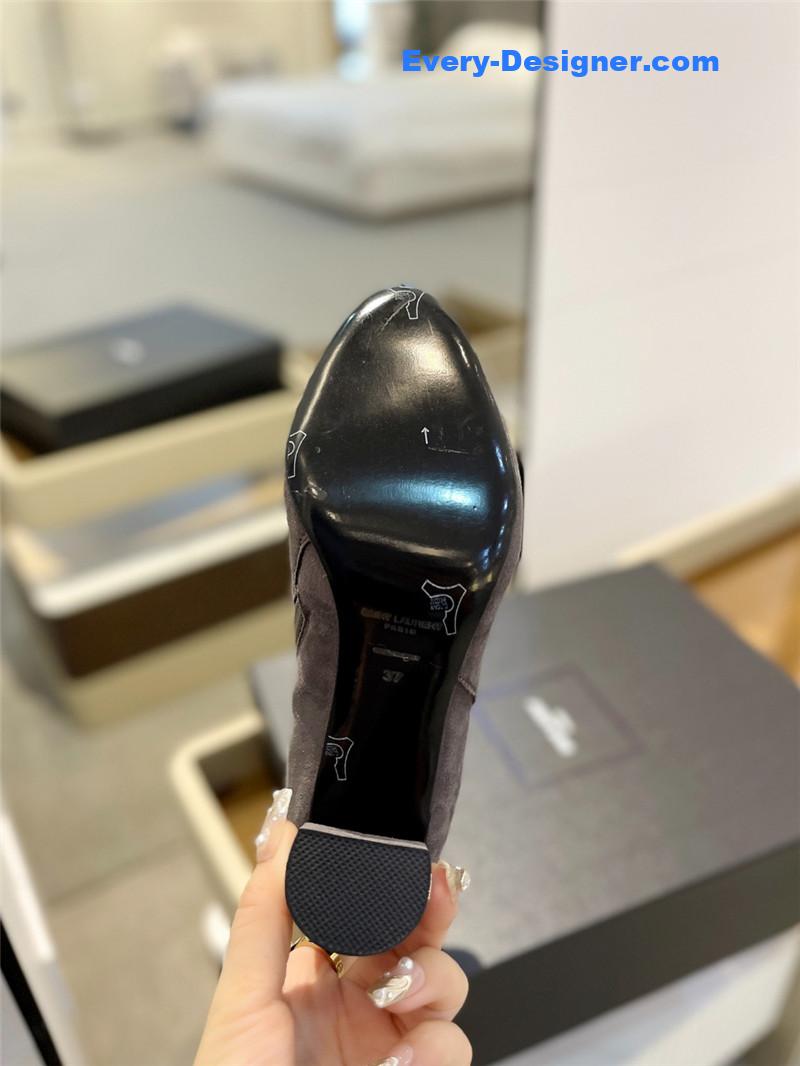 Sa1nt Lau*nt gray heel suede boots