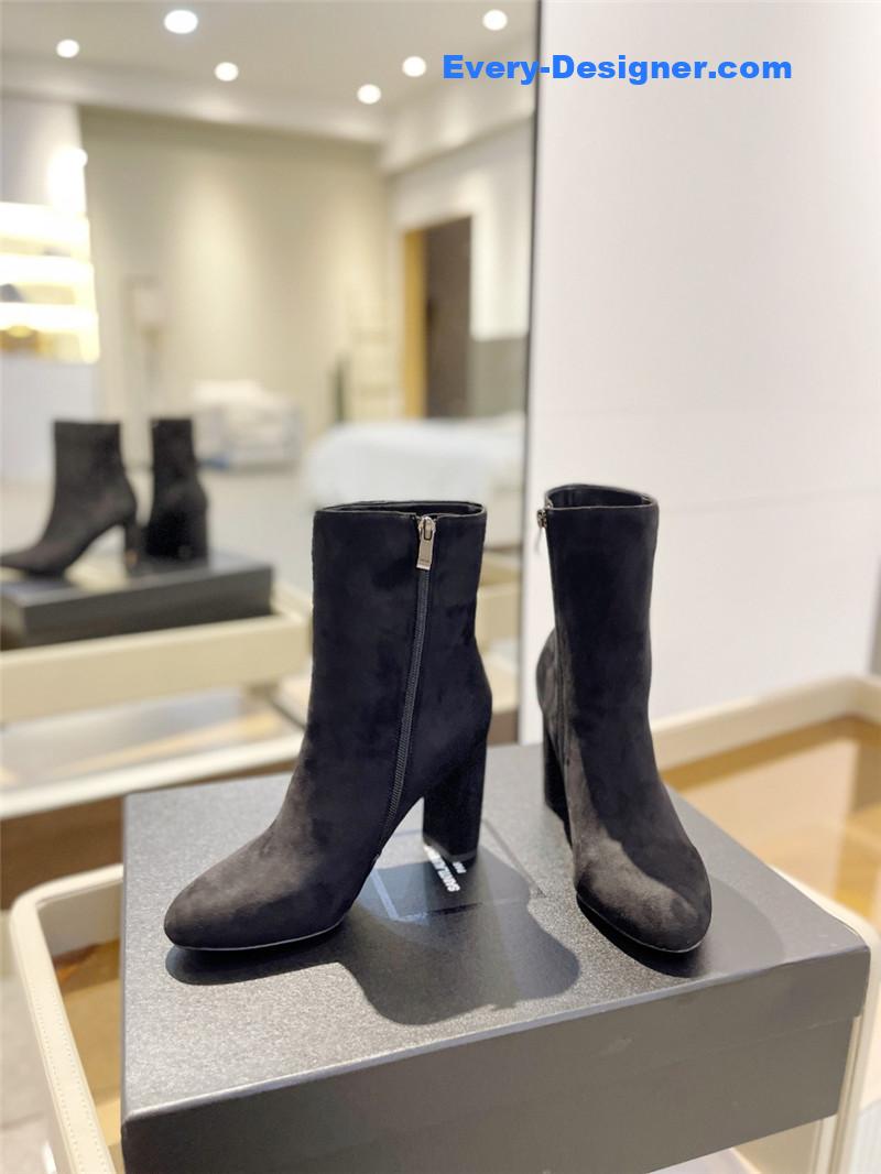 Sa1nt Lau*nt black heel suede boots
