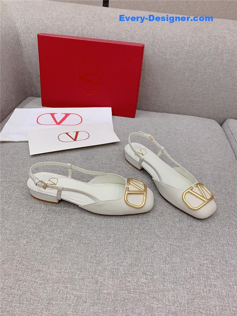 Va1e*ntin0 new square toe low heel shoes