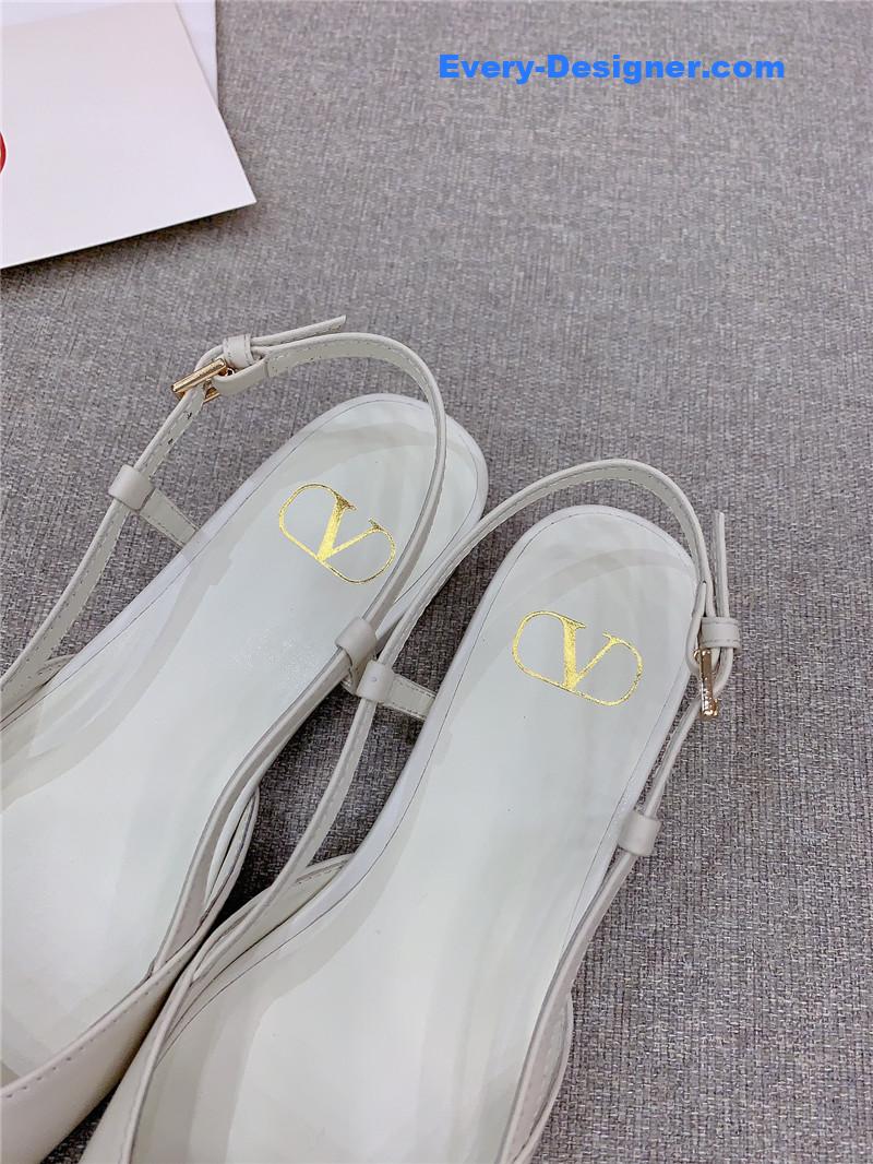 Va1e*ntin0 new square toe low heel shoes