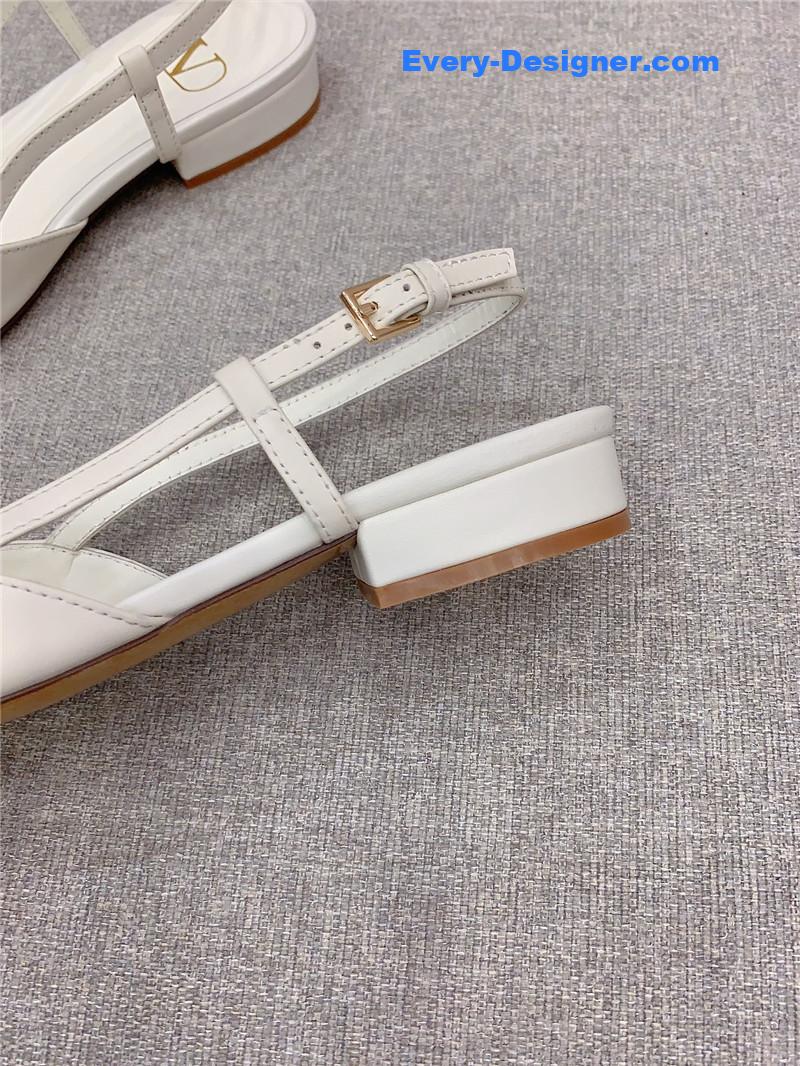 Va1e*ntin0 new square toe low heel shoes