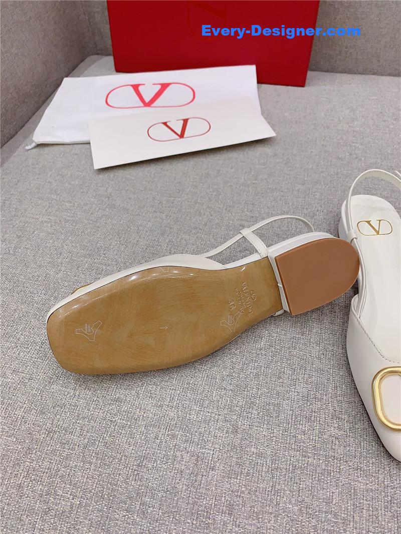 Va1e*ntin0 new square toe low heel shoes