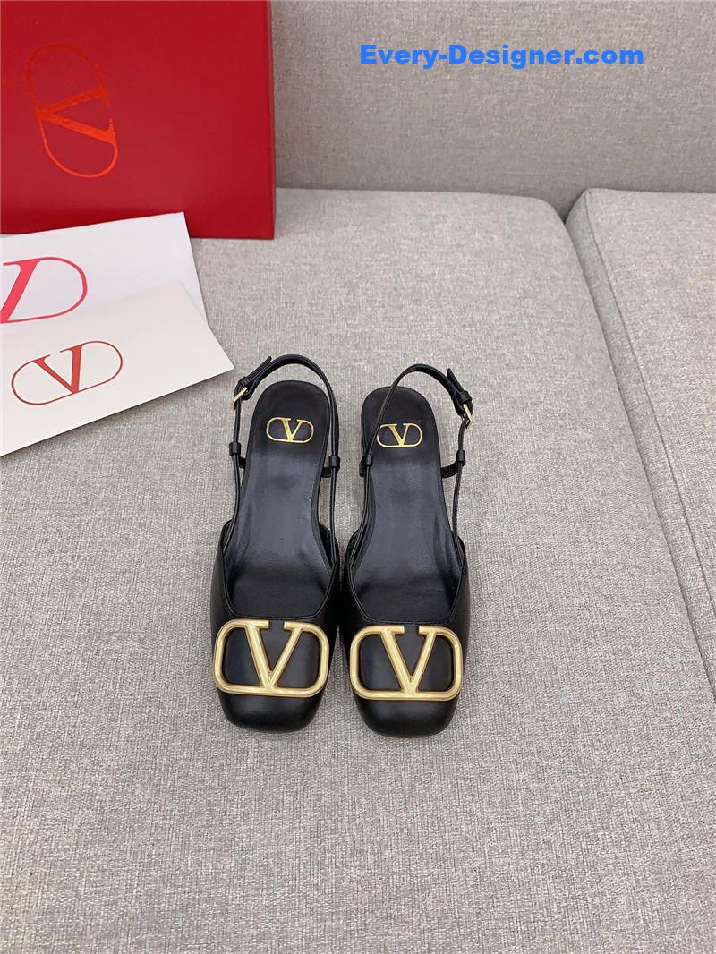 Va1e*ntin0 new square toe low heel shoes