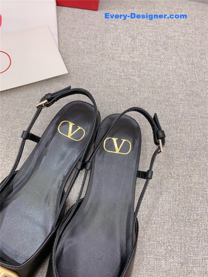 Va1e*ntin0 new square toe low heel shoes