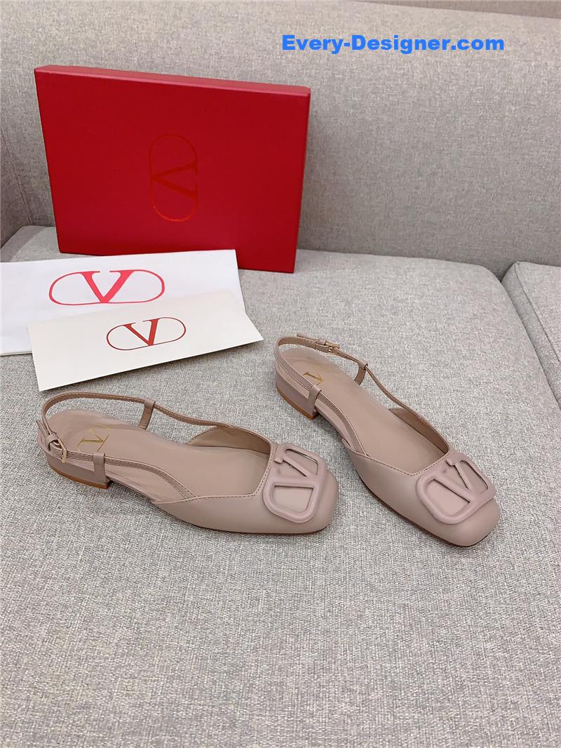 Va1e*ntin0 new square toe low heel shoes