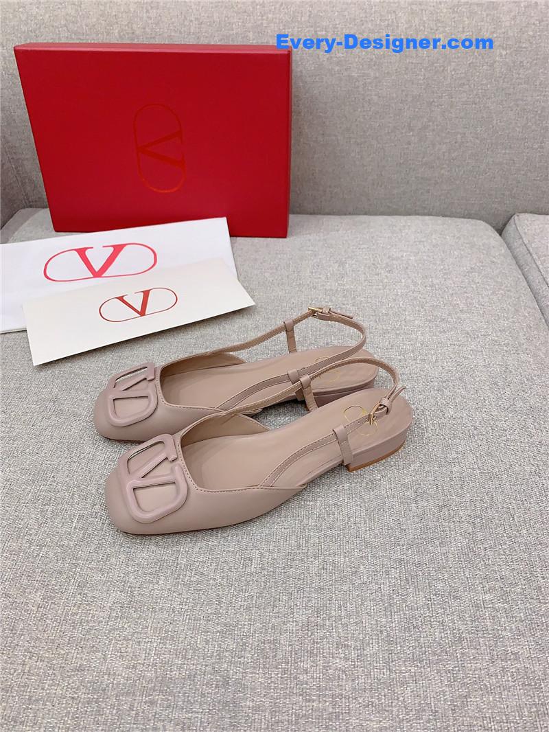 Va1e*ntin0 new square toe low heel shoes