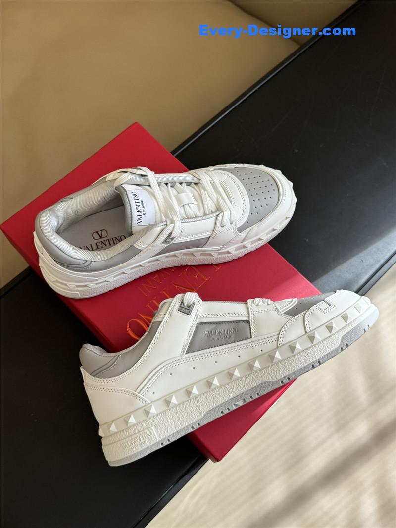 Va1e*ntin0 couple sneakers