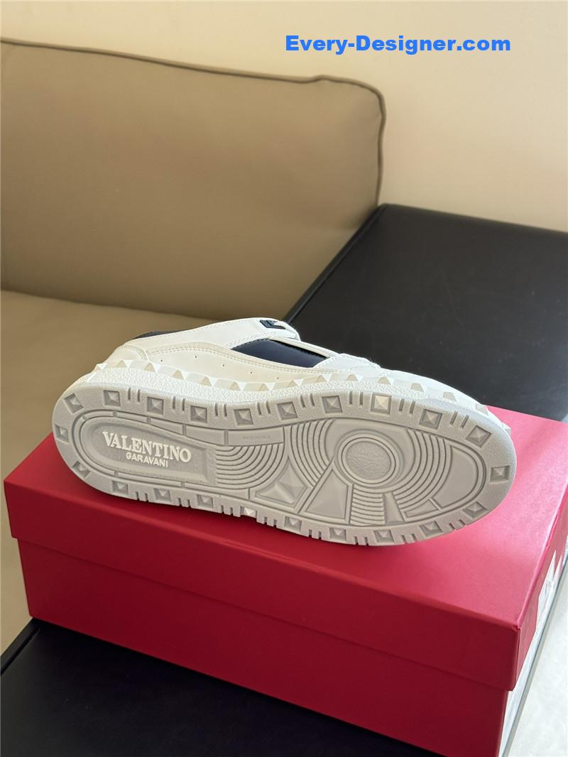 Va1e*ntin0 couple sneakers