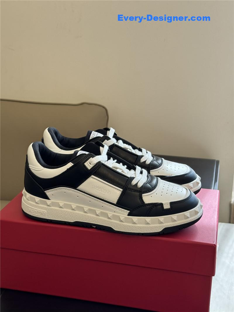 Va1e*ntin0 couple sneakers