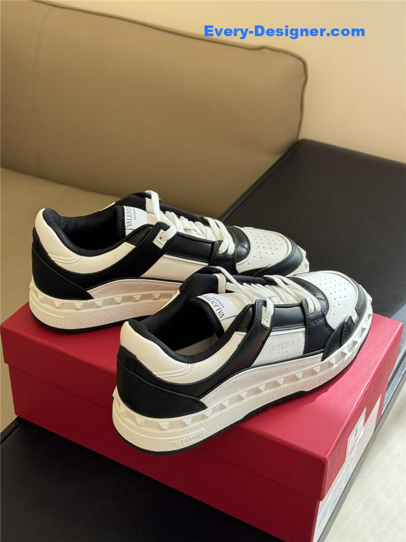 Va1e*ntin0 couple sneakers