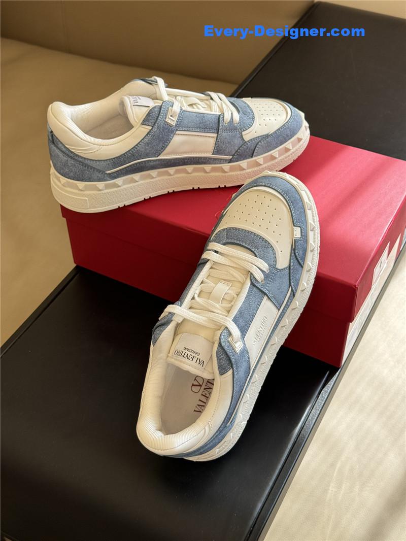 Va1e*ntin0 couple sneakers