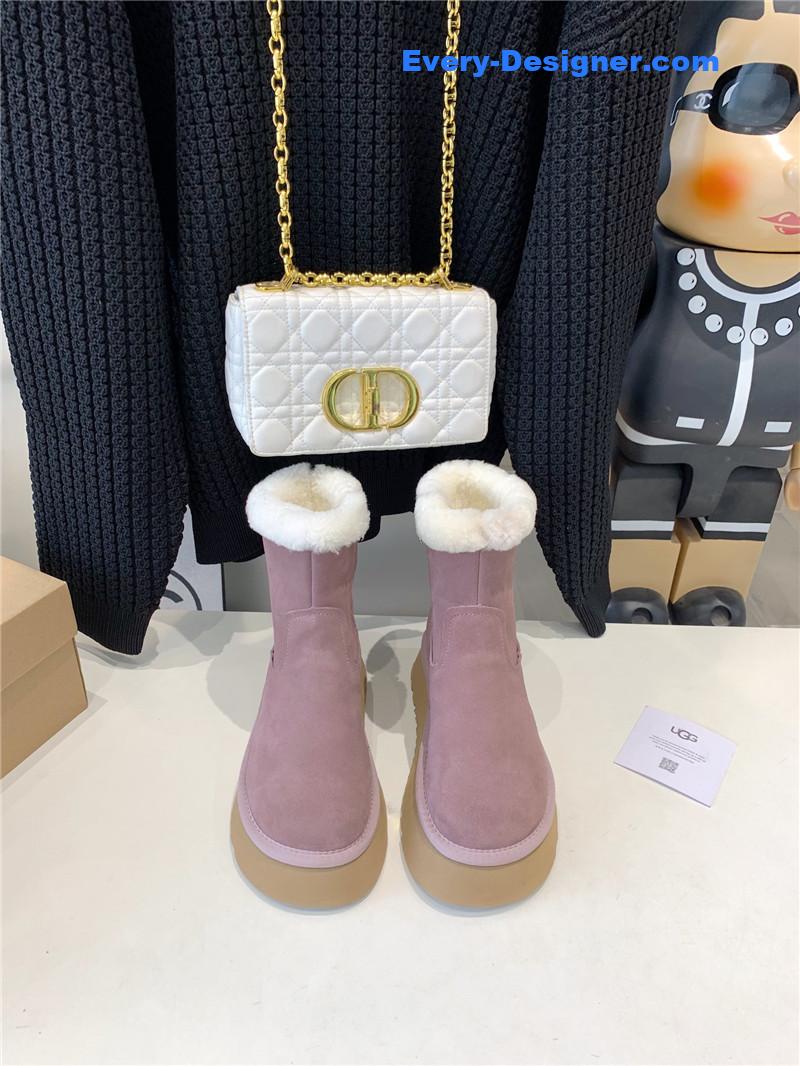 UGG Dipper Shearling Platform Boots Light Purple