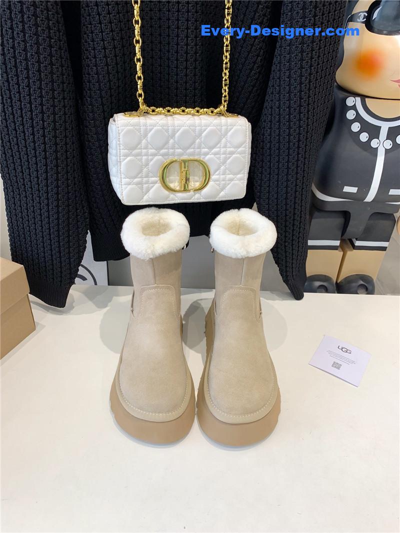 UGG Dipper Shearling Platform Boots